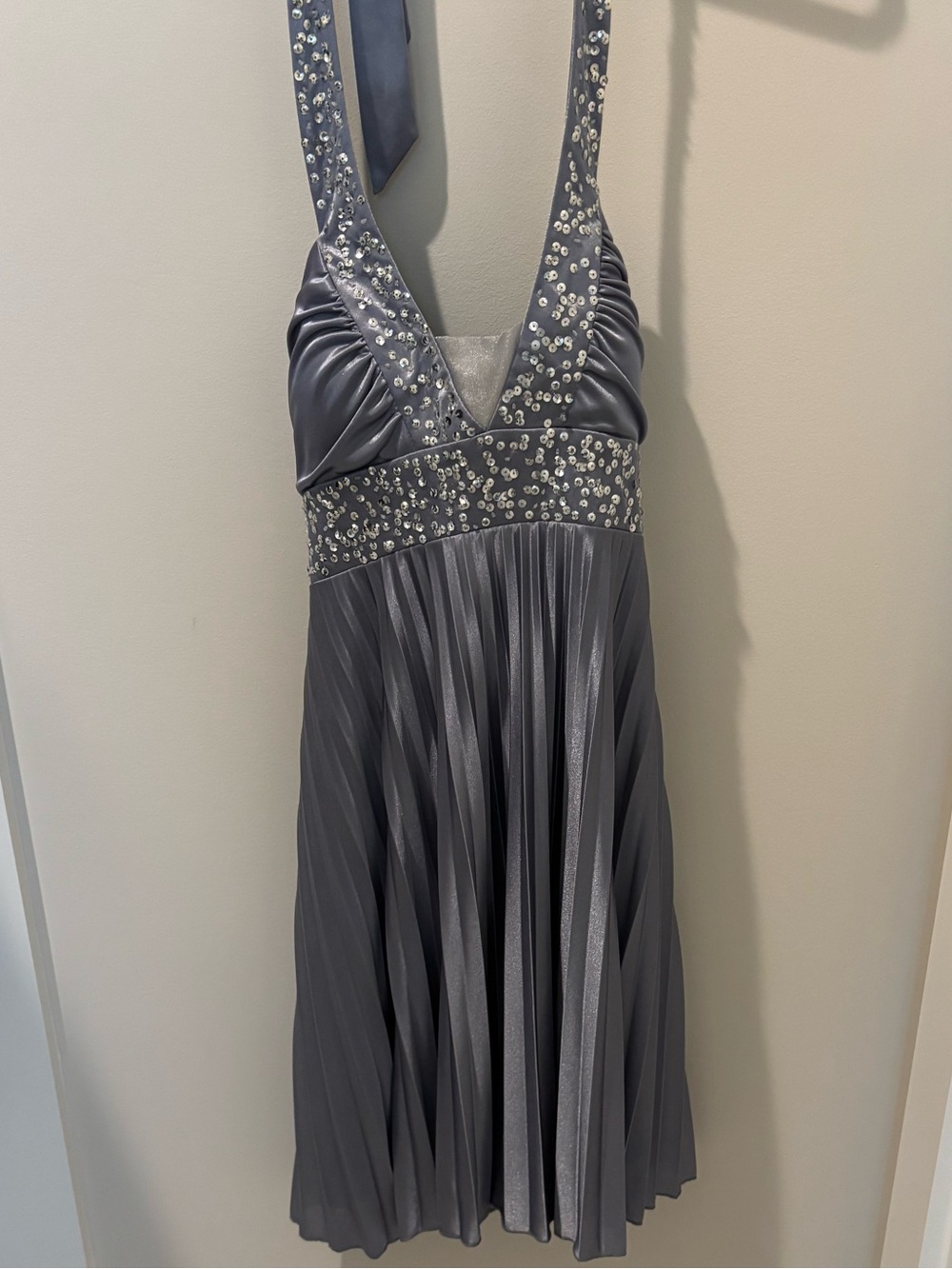 Stunning Silver Halter Pleated Evening Dress with Embellished Waist Homecoming